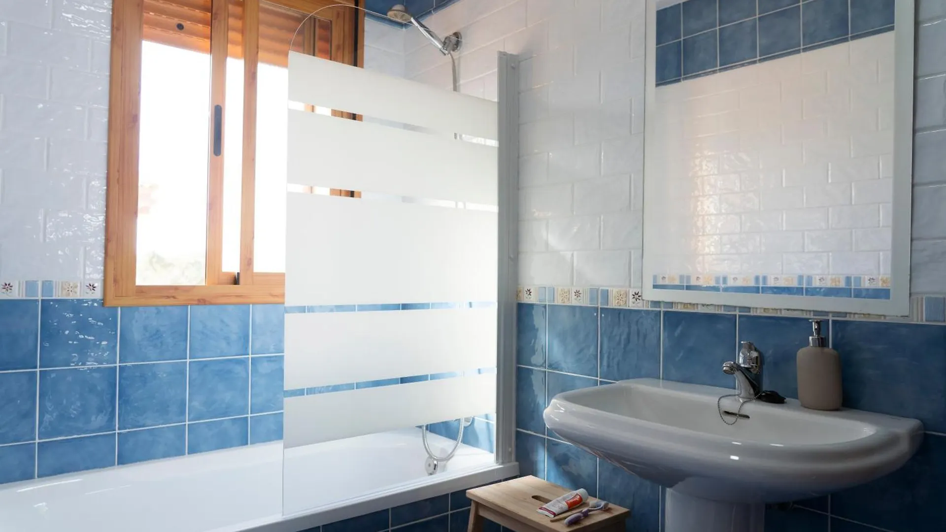 Namawa Surfhouse Hostel Chiclana de la Frontera