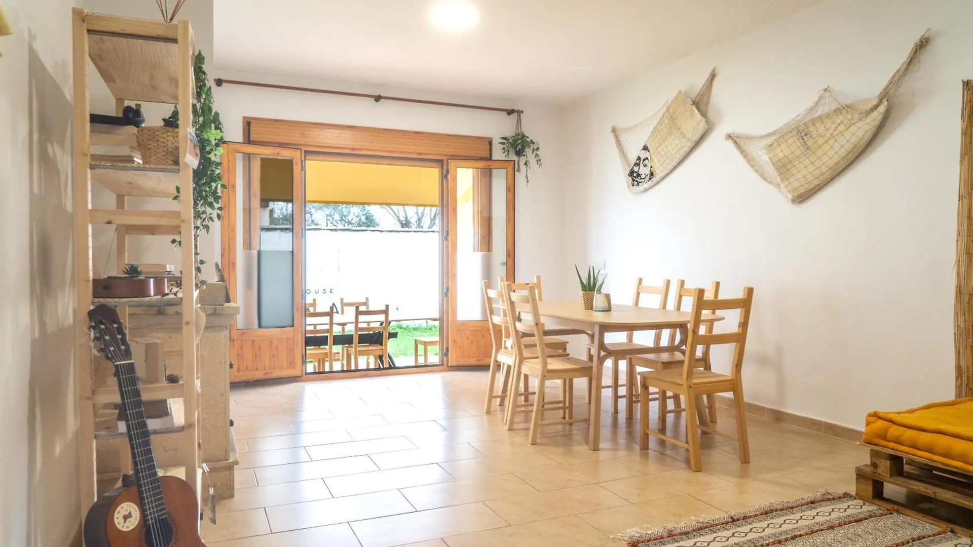 Namawa Surfhouse Hostel Chiclana de la Frontera