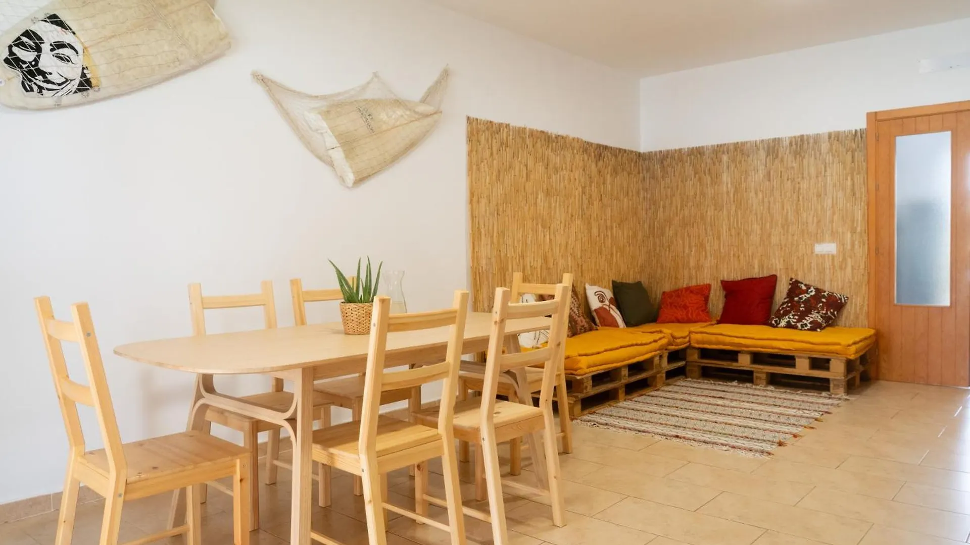Namawa Surfhouse Hostel Chiclana de la Frontera