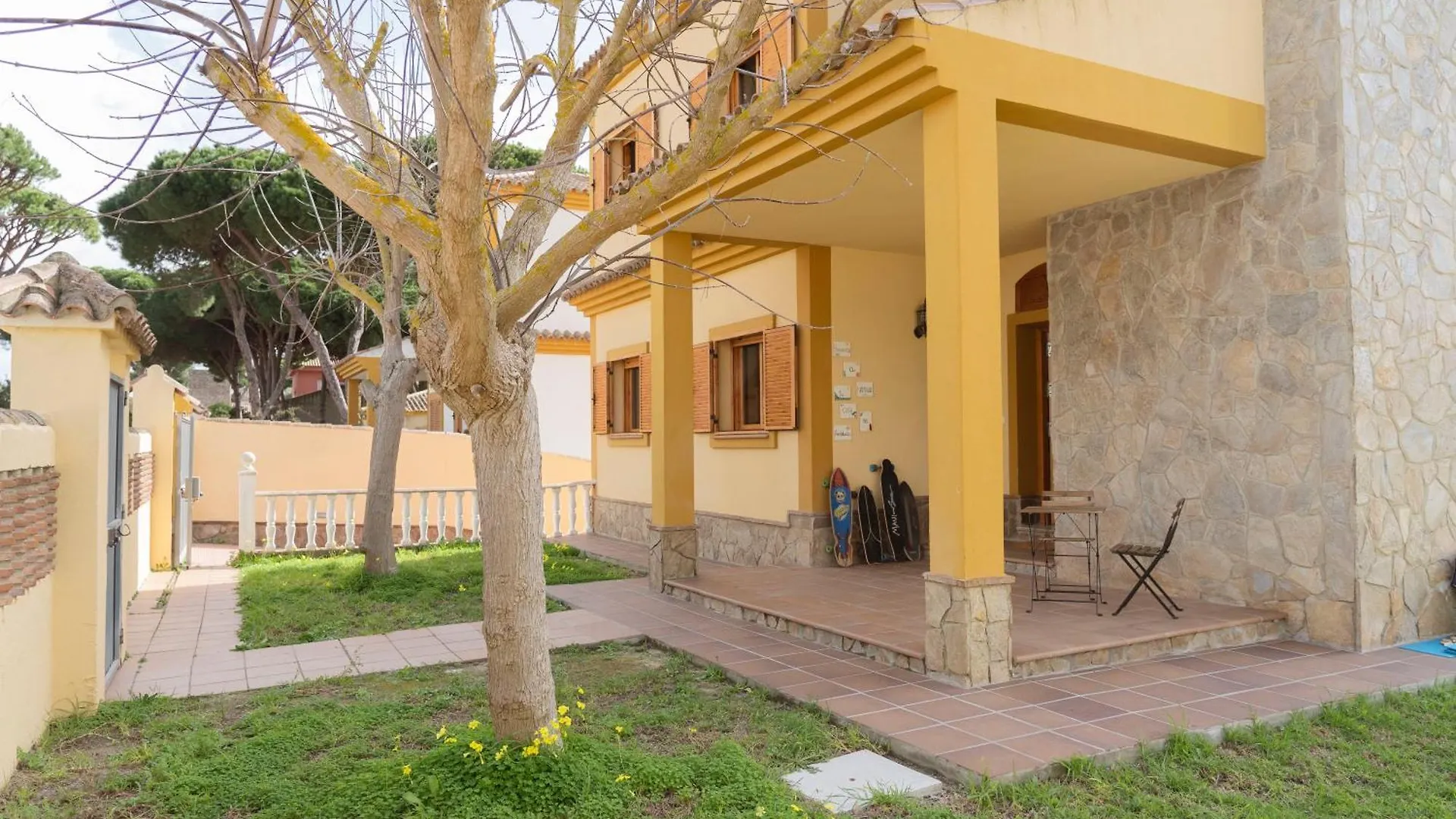 Namawa Surfhouse Hostel Chiclana de la Frontera