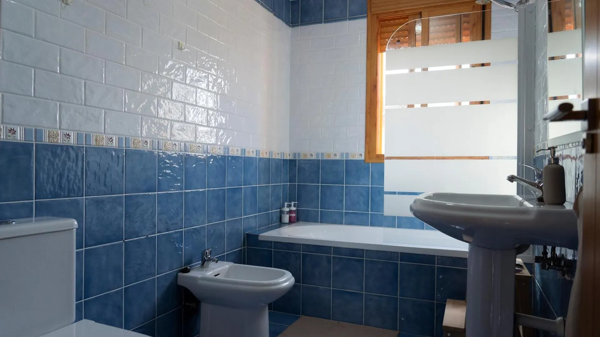 Namawa Surfhouse Hostel Chiclana de la Frontera